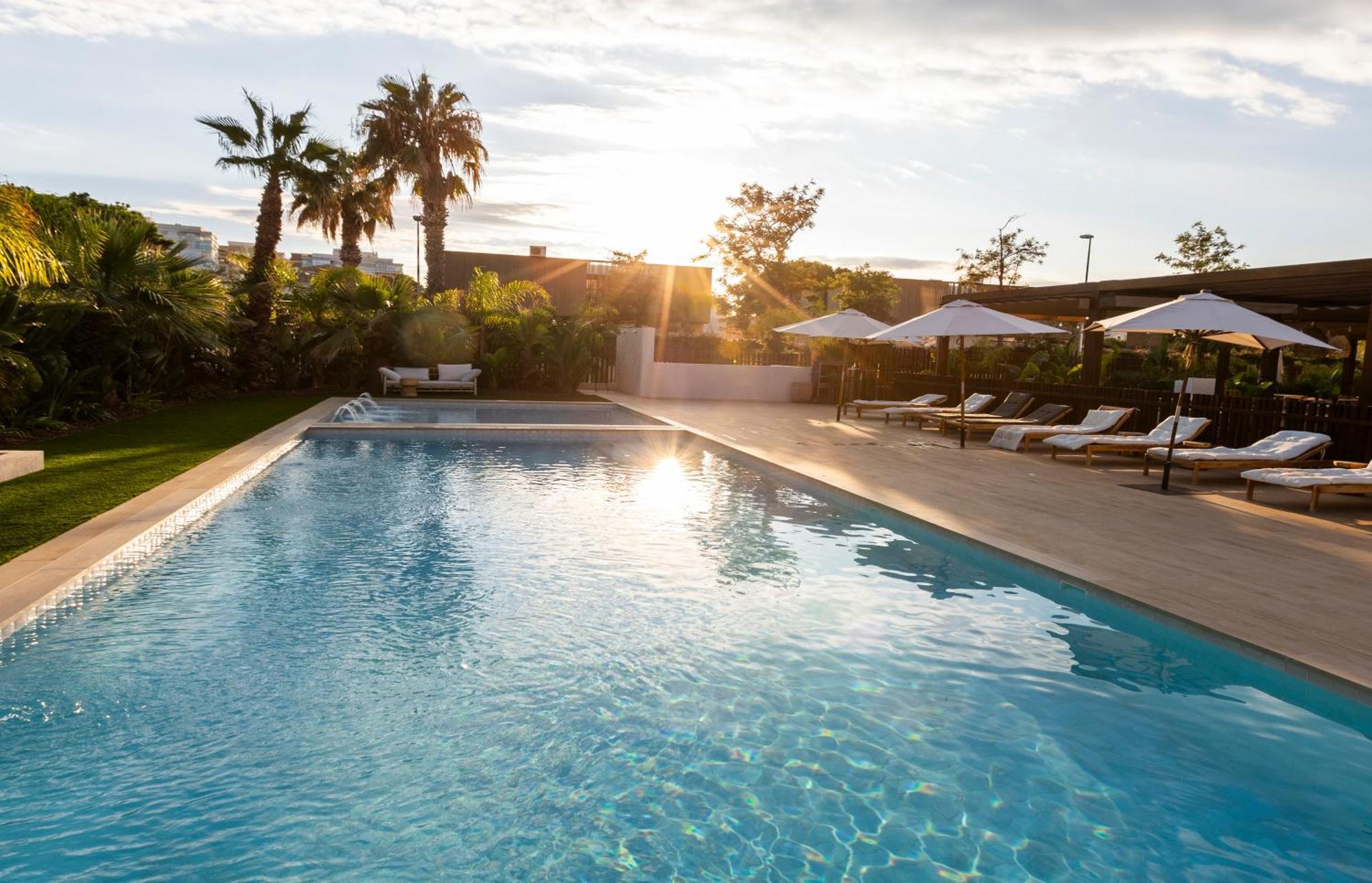 Albades & (adults Only) 4*