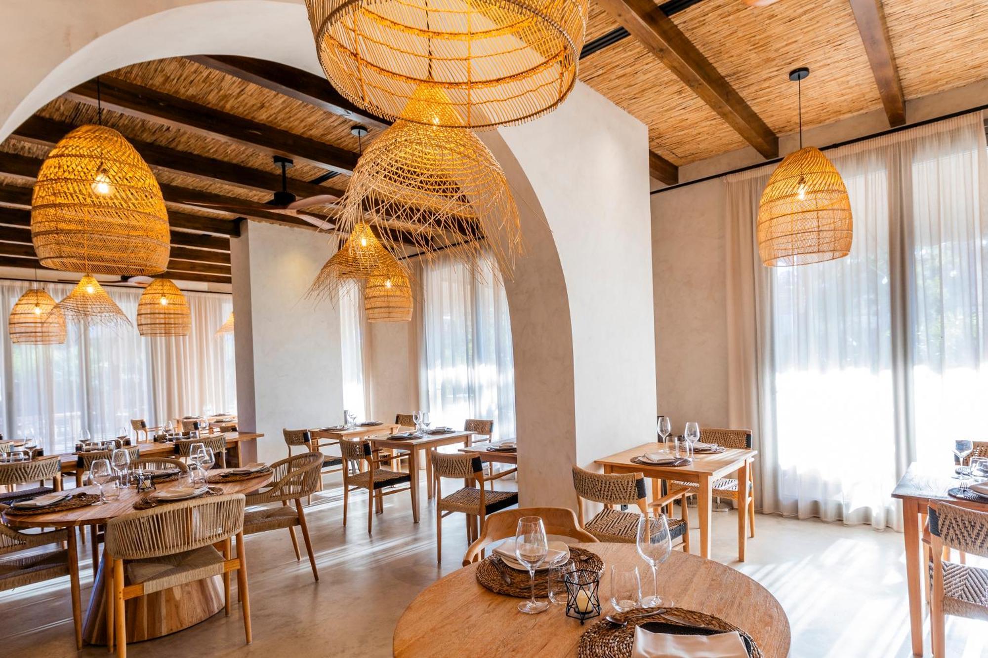 Albades & (adults Only) 4*