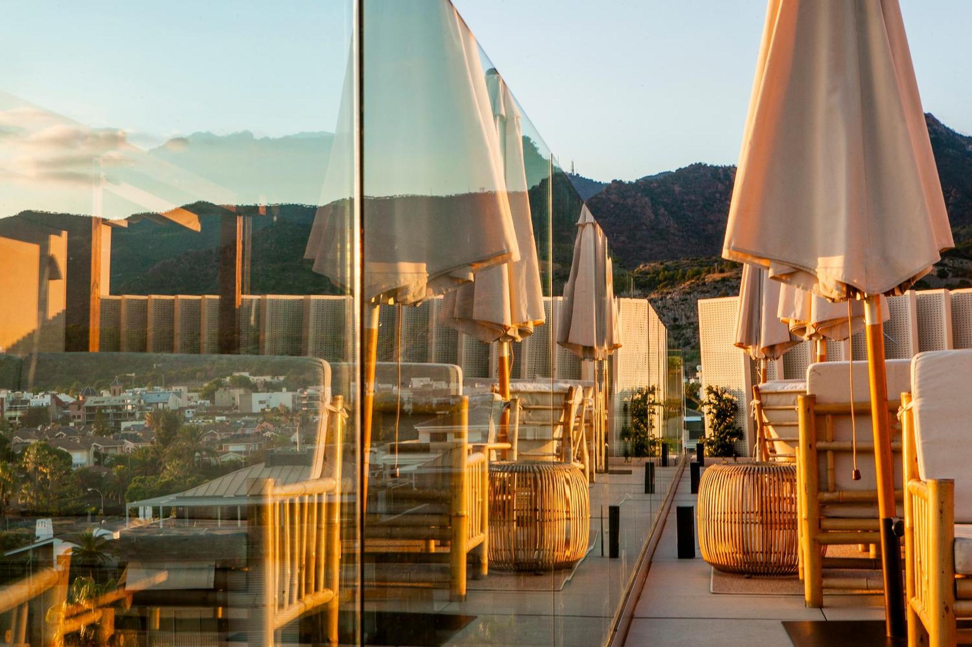 Albades & (adults Only) 4*
